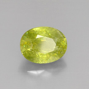 Esfena verde natural de 5,59 ct, corte óvalo, SI