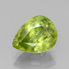 Esfena Verde amarillento natural de 2.64 ct, En forma de pera, SI