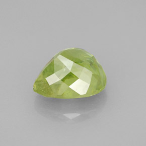 Esfena verde natural de 3,30 ct, en forma de pera, SI