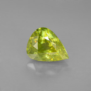 Esfena verde natural de 2,47 ct, en forma de pera, SI