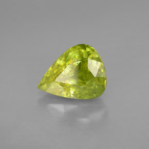 Esfena verde natural de 2,47 ct, en forma de pera, SI