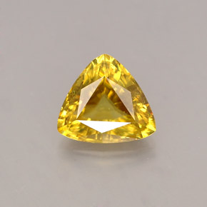 Esfena amarillo natural de 0,94 ct, trillón, VS
