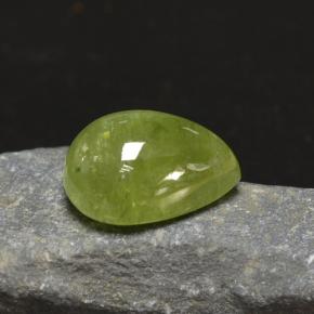Esfena verde natural de 6,90 ct, en forma de pera, translúcido