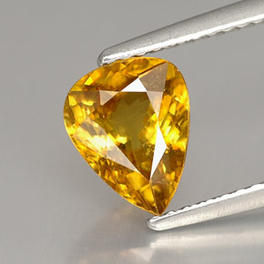 Esfena naranja natural de 1,56 ct, en forma de pera, VS
