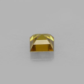Esfena amarillo natural de 0,68 ct, cuadrado, VS