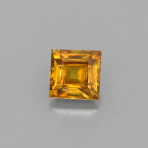 Esfena Dorado natural de 0.42 ct, Cuadrado, VS