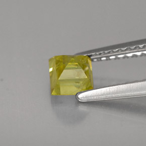 Esfena oro natural de 0,56 ct, cuadrado, VS-SI