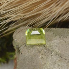 Esfena verde natural de 0,57 ct, cuadrado, VS-SI