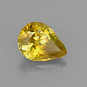 Esfena Dorado verdoso natural de 1.38 ct, En forma de pera, VS