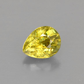 Esfena Dorado verdoso natural de 1.00 ct, En forma de pera, VVS-VS