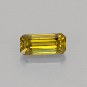Esfena Dorado verdoso natural de 0.76 ct, corte esmeralda, VVS-VS