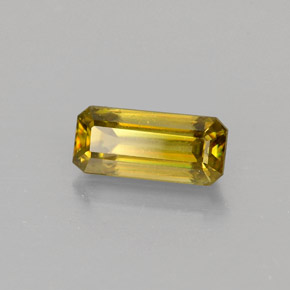 Esfena Dorado verdoso natural de 0.76 ct, corte esmeralda, VVS-VS
