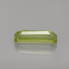Esfena Verde dorado natural de 1.19 ct, corte esmeralda, VS