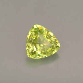 Esfena verde natural de 0,77 ct, trillón, VVS-VS