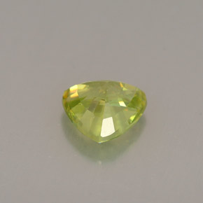 Esfena verde natural de 0,77 ct, trillón, VVS-VS