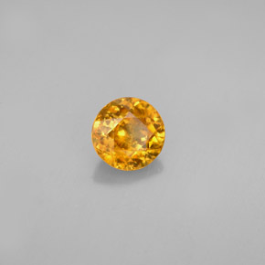Esfena Naranja dorado natural de 0.67 ct, Corte Redondo, VVS-VS
