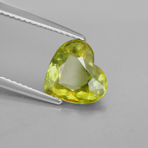 Esfena verde natural de 2,43 ct, forma de corazón, VS