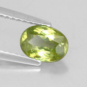 Esfena verde natural de 0,96 ct, corte óvalo, VS