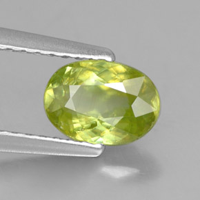 Esfena verde natural de 0,88 ct, corte óvalo, VS