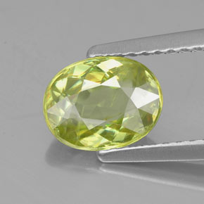 Esfena Verde dorado natural de 1.52 ct, Corte Óvalo, VS