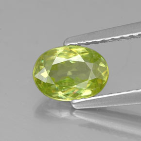 Esfena Verde dorado natural de 0.85 ct, Corte Óvalo, VS