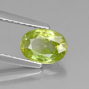 Esfena Verde dorado natural de 0.85 ct, Corte Óvalo, VS
