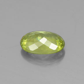 Esfena Verde dorado natural de 0.85 ct, Corte Óvalo, VS