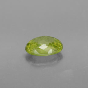 Esfena verde natural de 1,05 ct, corte óvalo, VS