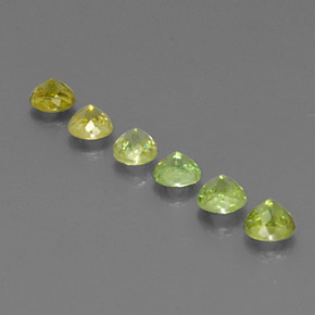 Gemas de esfena verde natural de  ct, corte redondo, VS
