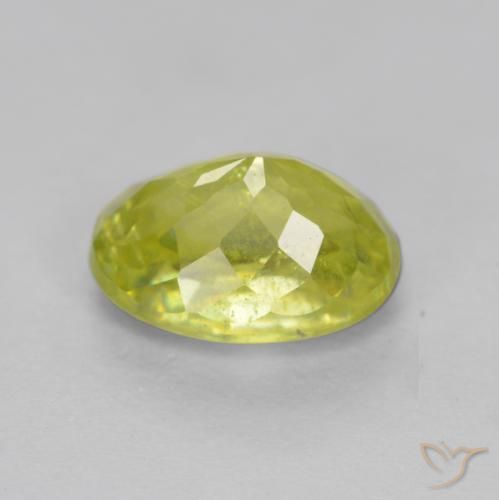 esfena Amarillo medio natural de 1.22 ct, Ovalada, VS-SI