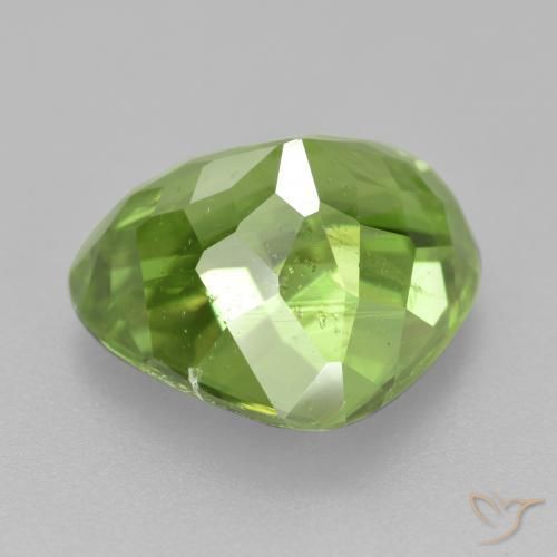 esfena Verde cálido natural de 4.97 ct, En forma de pera, VS-SI