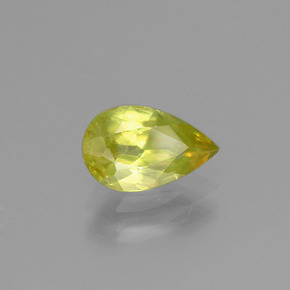 Esfena Verde dorado natural de 1.44 ct, En forma de pera, VS-SI