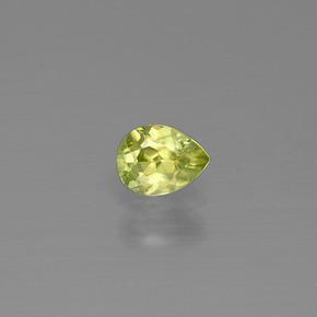 Esfena verde natural de 0,42 ct, en forma de pera, VS