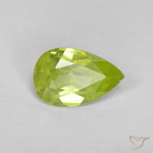 esfena Amarillo claro natural de 0.82 ct, En forma de pera, VS