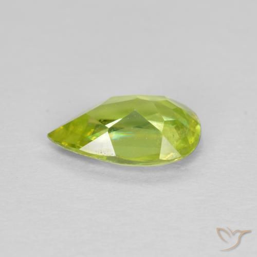 esfena Amarillo claro natural de 0.82 ct, En forma de pera, VS