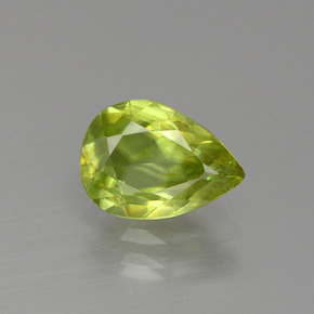 Esfena Verde claro natural de 1.73 ct, En forma de pera, VS