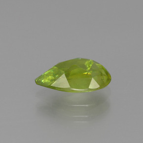 Esfena verde natural de 1,56 ct, en forma de pera, SI