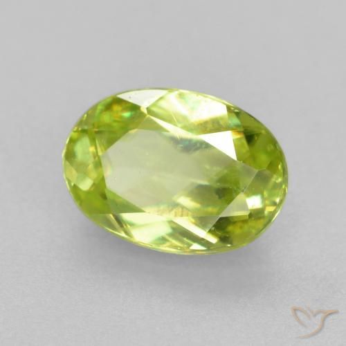 esfena Verde claro natural de 0.77 ct, Ovalada, VS