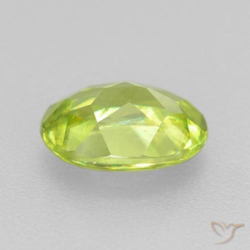 esfena Verde claro natural de 0.77 ct, Ovalada, VS