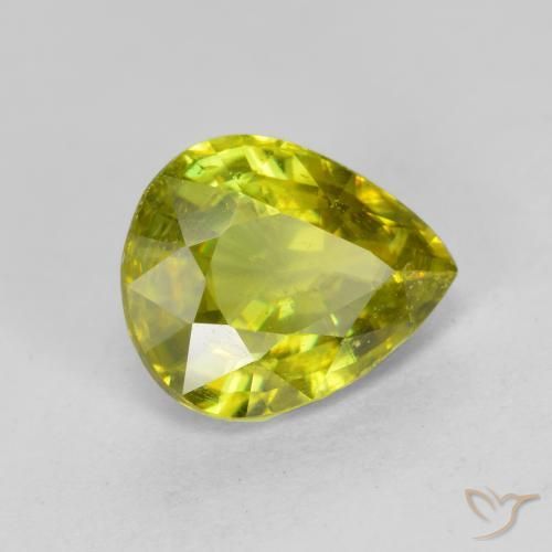 esfena Verde bosque cálido natural de 1.56 ct, En forma de pera, VS-SI
