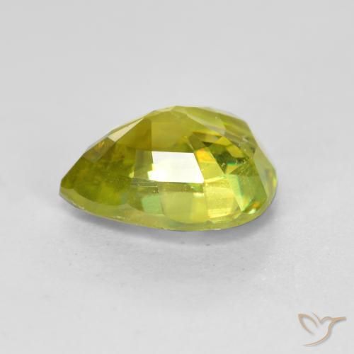 esfena Verde bosque cálido natural de 1.56 ct, En forma de pera, VS-SI