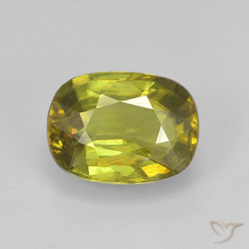 Esfena verde natural de 2,70 ct, corte óvalo, VS