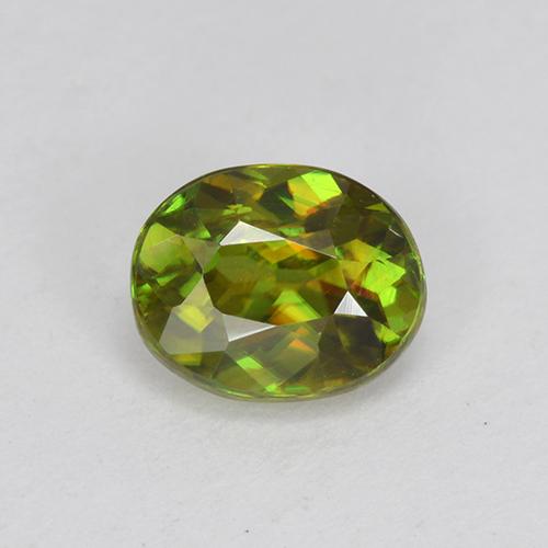 Esfena Verde bosque natural de 0.73 ct, Corte Óvalo, VVS