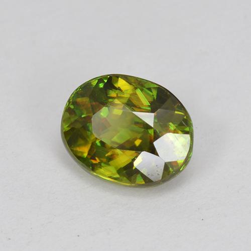 Esfena Verde bosque natural de 0.73 ct, Corte Óvalo, VVS
