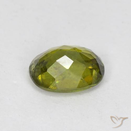 esfena Verde terroso cálido natural de 0.83 ct, Ovalada, VS-SI