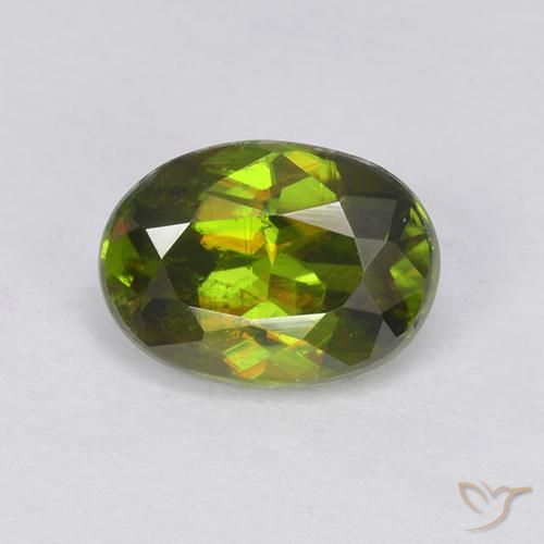 Esfena Verde terroso cálido natural de 1.11 ct, Corte Óvalo, VVS-VS