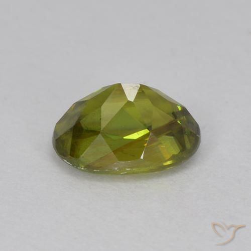 esfena Verde oscuro medio natural de 0.73 ct, Ovalada, VVS-VS