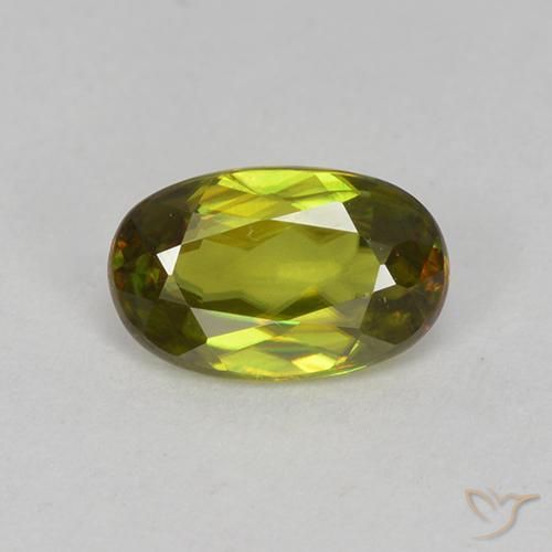 0.74ct Natural Verde oscuro medio esfena, Ovalada, VVS-VS