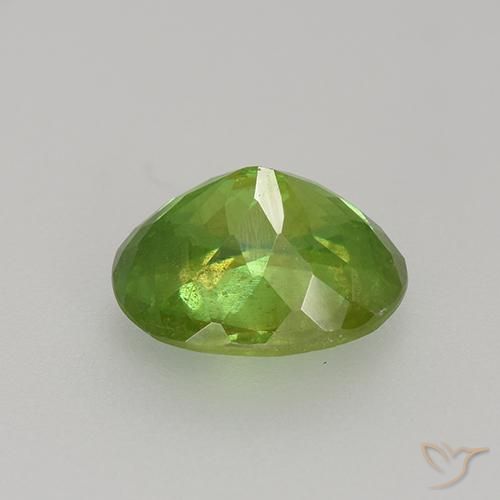 Esfena Verde medio natural de 1.36 ct, Corte Óvalo, VS-SI