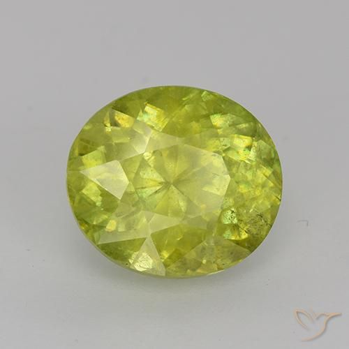esfena Amarillo medio natural de 2.65 ct, Ovalada, VS-SI